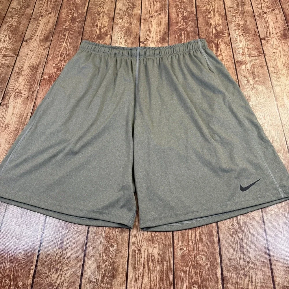 Nike Dri Fit Athletic Shorts Mens Extra Large Green Elastic Waist Pockets
